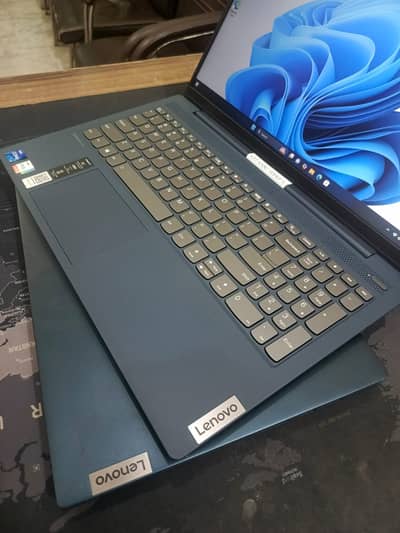 Lenovo IdeaPad 5 Core i7 1165G7 Intel Iris Graphics 12GB Ram 256GB