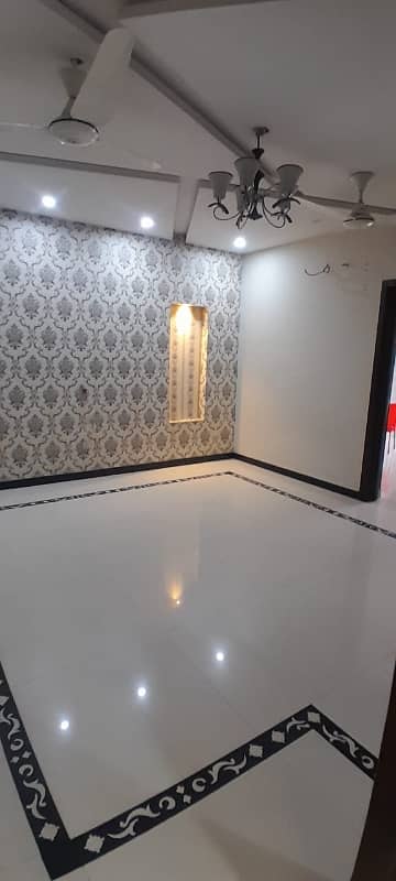 DOUBLE STOREY HOUSE 3 BEDROOM TV LOUNGE KITCHEN