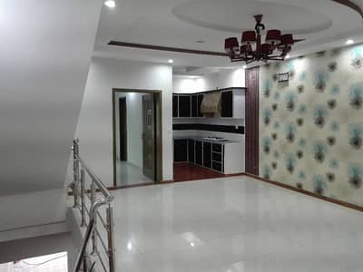 A Perfect House Awaits You In Wapda Town Phase 1 - Block J2 Lahore