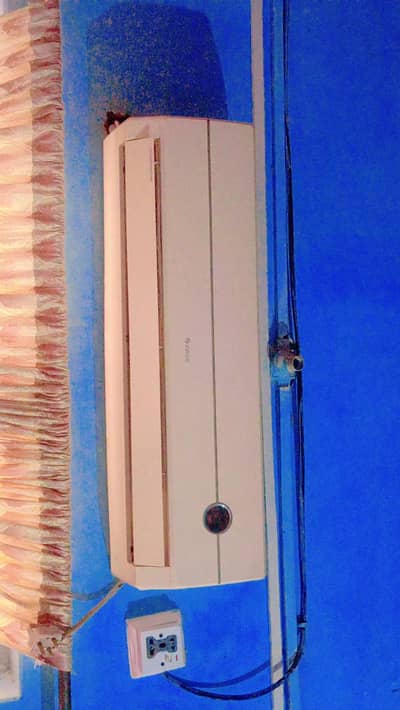 green non inverter AC