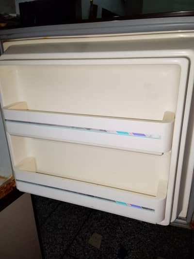 Dawlance medium size fridge