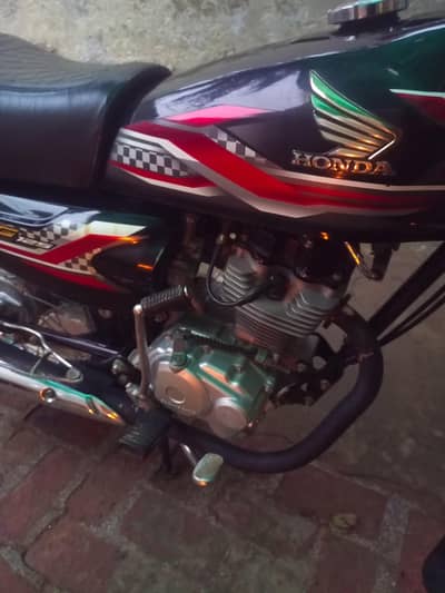 HONDA CG125 Model 2024 black, All okay lush condition urgent sale