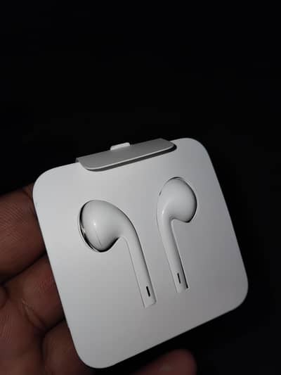 hand free orignal apple ki ha 0 time use