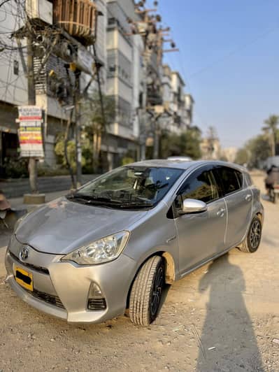 Toyota Aqua s push start full option 2014/2016