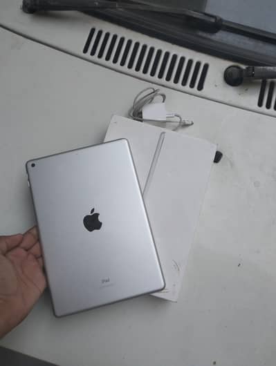 Ipad 9th generation 64 gb with box