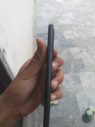 128gb 8gb never repaired only some scratchs best phone you can buy