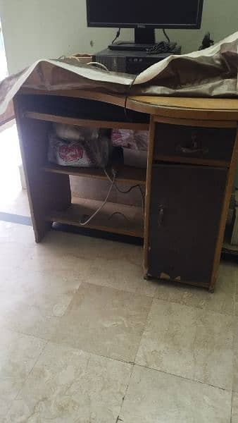 1 computer table and 1 chair  for sale