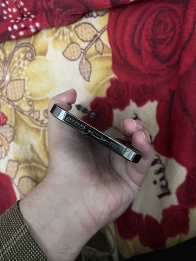 13 pro max approved 256gb