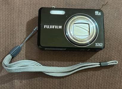 Fujifilm J150W 10MP Digital Camera With 2gb memory card