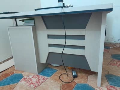 Office furniture used only month , Office for rent available