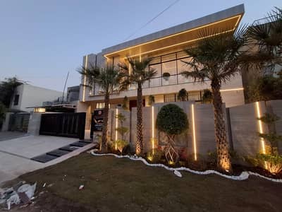 Luxurious 1 Kanal Modern Residence - For Sale