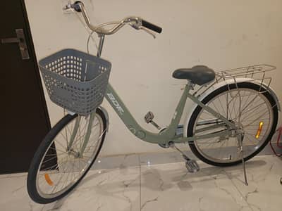 This is an IKEA Sladda utility bicycle