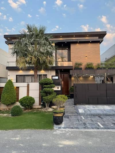 LUXURY LIVING IN DHA RAHBAR (PHASE 11) 1 KANAL MODERN MASTERPIECE FOR SALE!  Experience elegance in this nearly brand-new (1-year-old) designer house, located in the most sought-after block of DHA Rahbar, Lahore. Built with premium materials and a modern aesthetic, this home is perfect for a large family.   Location: DHA Phase 11 (Rahbar), Lahore.   Size: 1 Kanal (50x90)