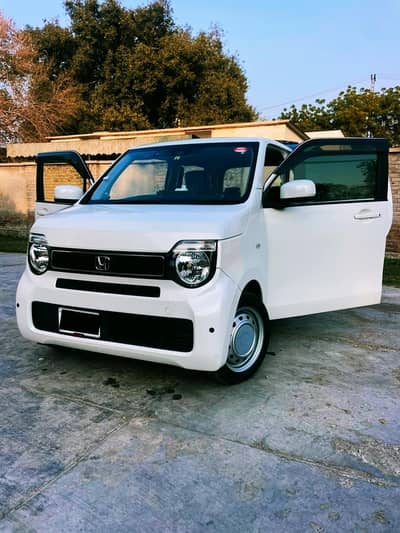 Brand new Honda N Wgn used by Army Officer