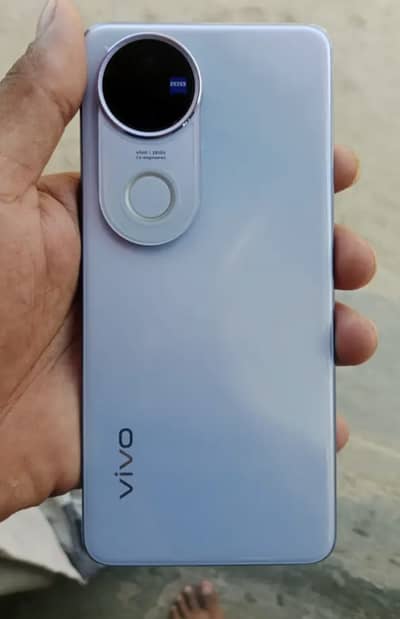 Vivo V50 12gb/512gb
