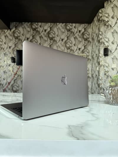 MacBook Pro m1 2020 8/256 13 inch