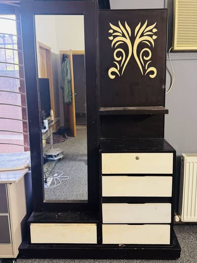 Beautiful Dressing Table for Sale