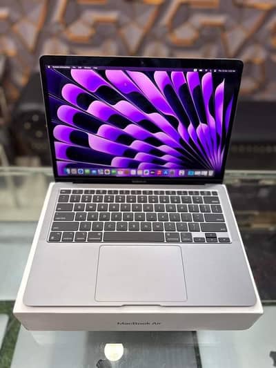 Macbook Air M1 2020 8GB/256GB With Box + Charger