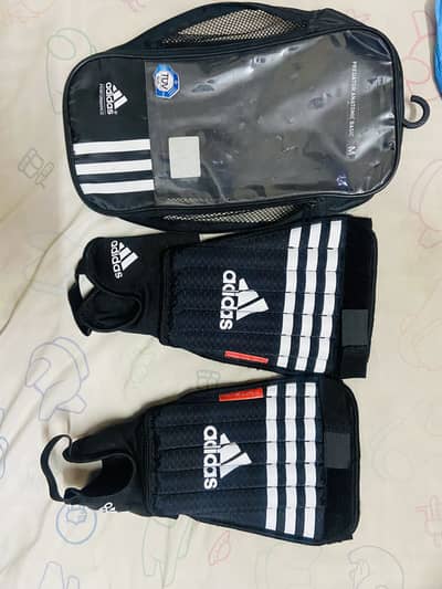 Predator Anatomic Football Shin Guard (Black)