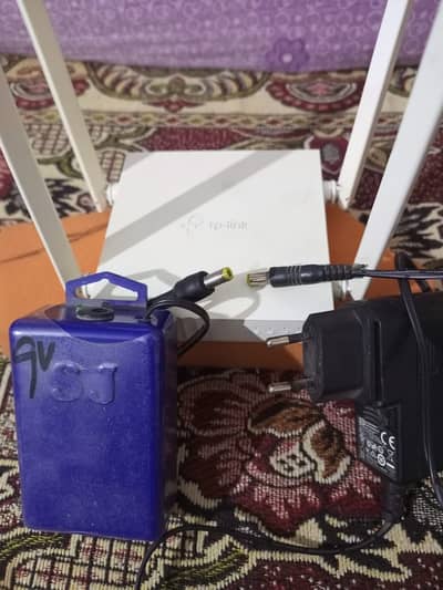 TP-Link Archer C24 Dual Band Router + 9V Backup Power Bank