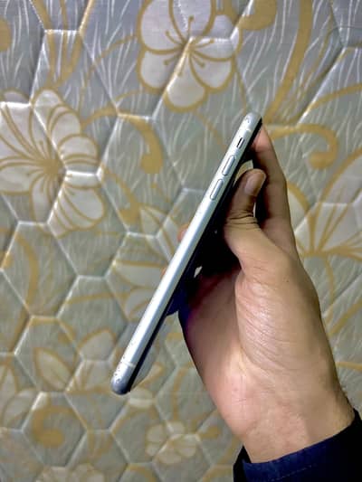 iPhone 11 64gb non pta factory unlock