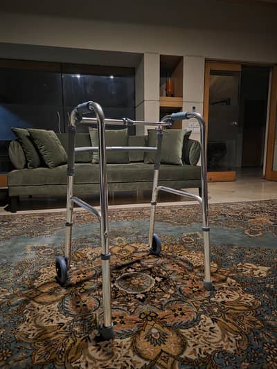 Front wheeled walker