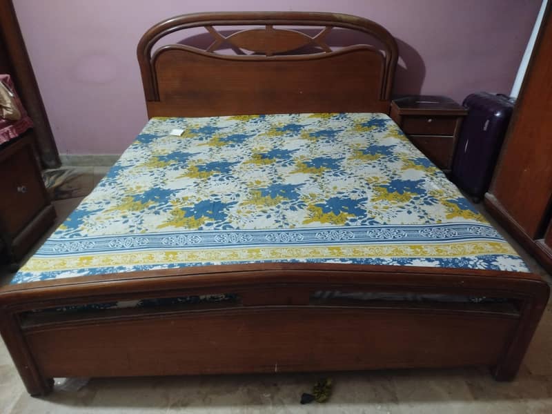 bed with dressing table 0