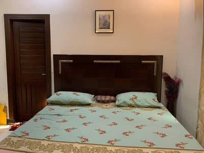 Bed set with side tables and mirror