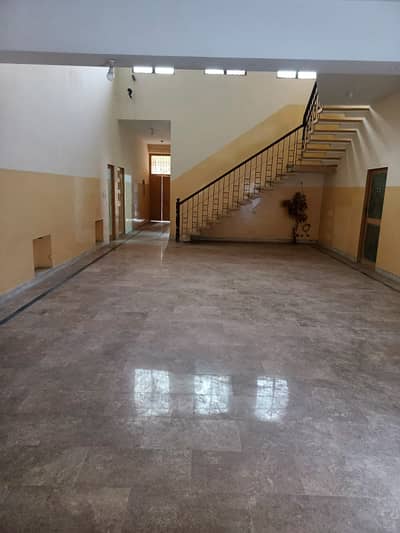 2 Kanal Commercial House Available For Rent