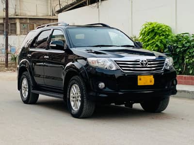 Toyota Fortuner V 2.7  model 2013