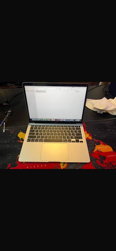 MacBook Air M1 2020 | 8GB RAM | 256GB SSD | 10/10 Condition