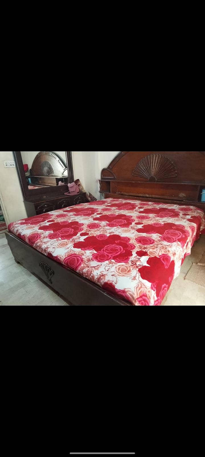 bed and dressing table 0