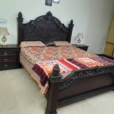 Pure Solid Taali Wood King Size Double Bed with Side Tables & Dressing
