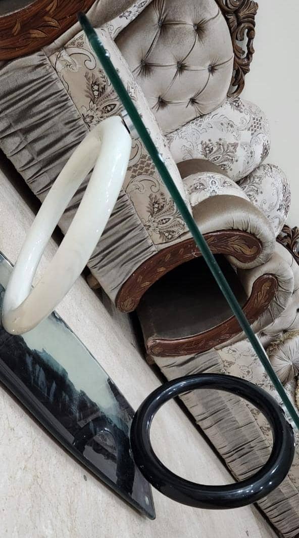 Center Table SOlid Glass 1