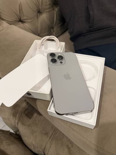 Iphone15 pro max natural titanium