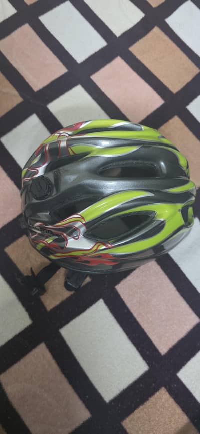 2 bicycle helmets for kids