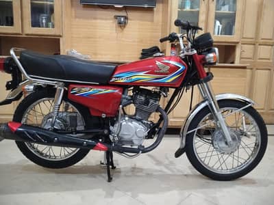 Honda Cg 125 Bike Rwp 2 Figure Nmbr in Neat condition is for Sale.