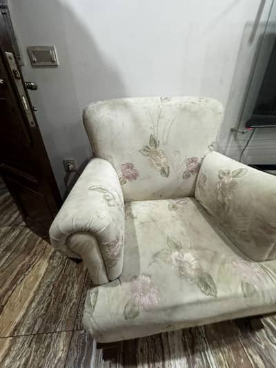 2 single single Chairs for Sale