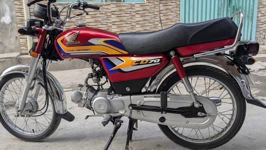 am selling Honda 70 lush condition