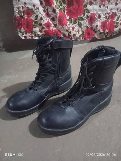 Army shoes/ DMS boot for sale 9 size brand new untouch condition