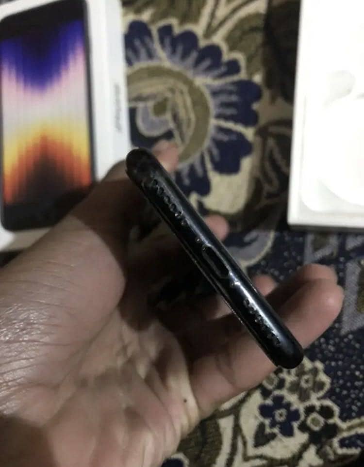 iPhone se 3rd generation 3