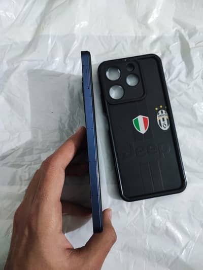 TECNO SPARK 10 PRO. 8/256 GB. ONLY IN 27000 . EXCHANGE POSSIBLE.