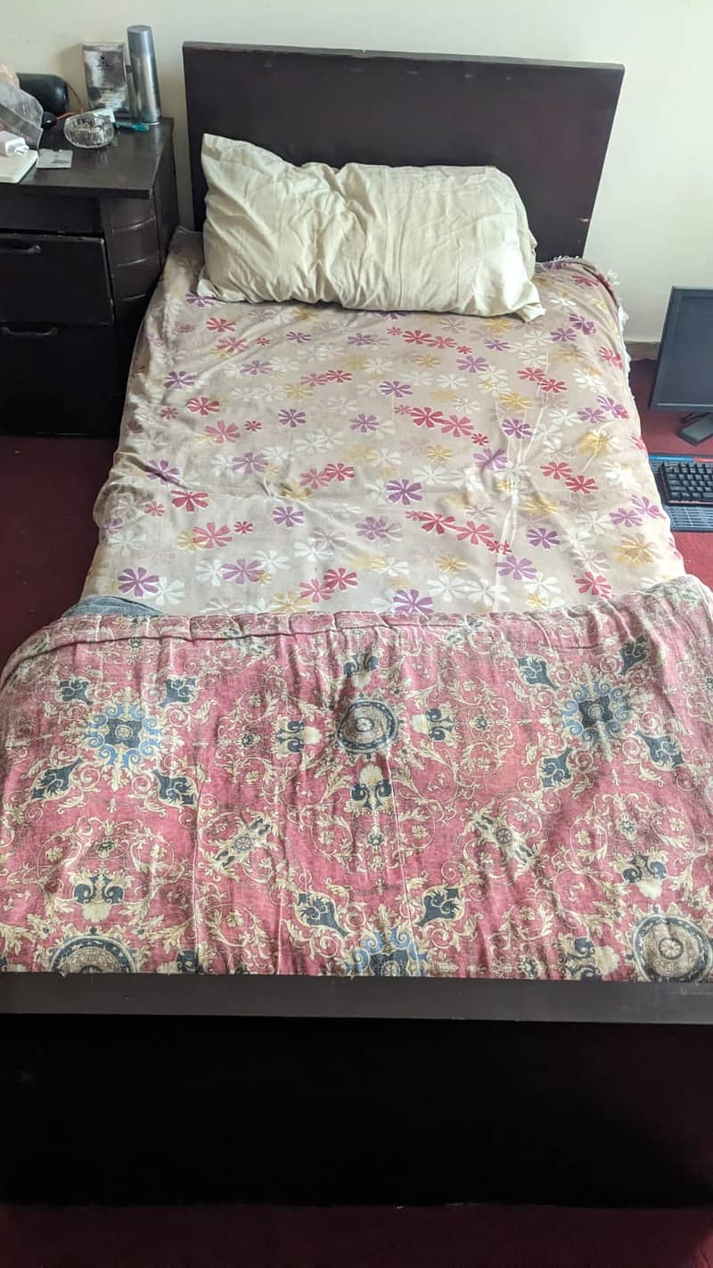 Side Table and single bed 1