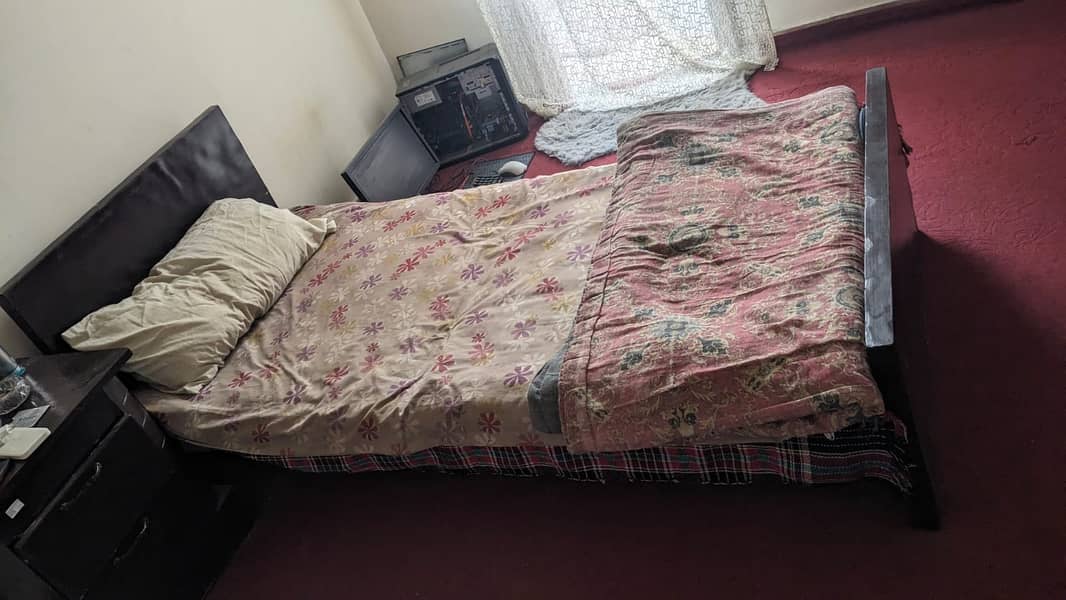 Side Table and single bed 2