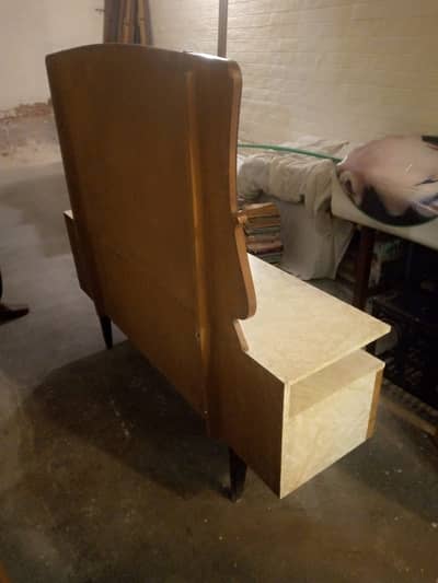 DRESSING TALBE FOR SALE | AT REASONABLE PRICE BRANDED