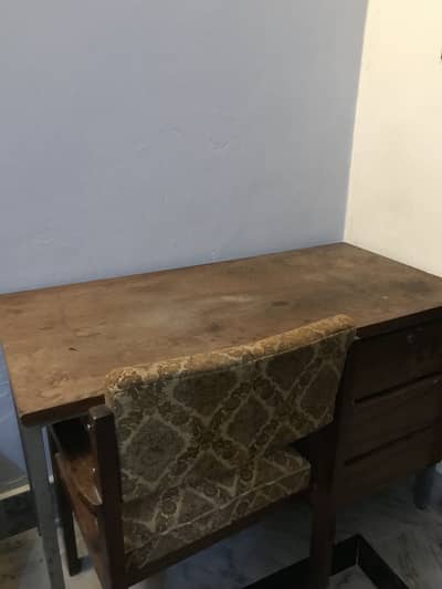 Table for studying and office work