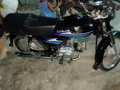 Honda bike CD 70 cc ,0329/32/91/042/ urgent for sale model 2008