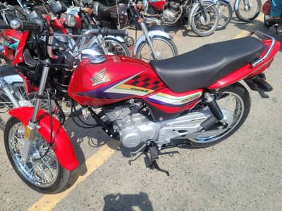 HONDA DELUXE 2011 MODLE GOOD CONDITION  ALL DOCUMENTS CLEAR HAI.