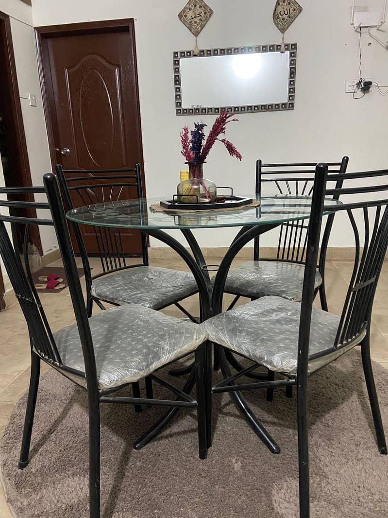 Round dinning table 2