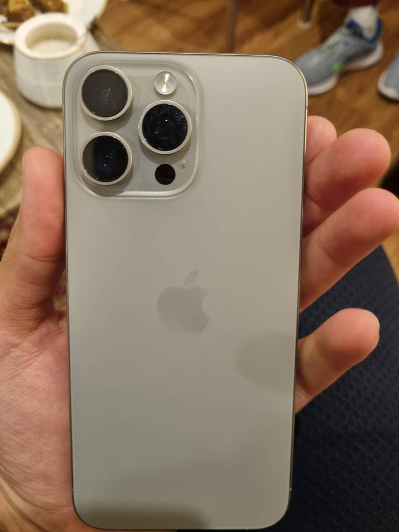 IPhone 15 Pro Max 0